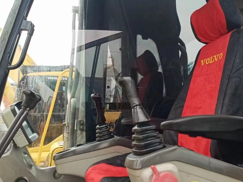 Good Price Second-hand Volvo 300 Excavator Used Excavator VOLVO EC300 Crawler Excavator
