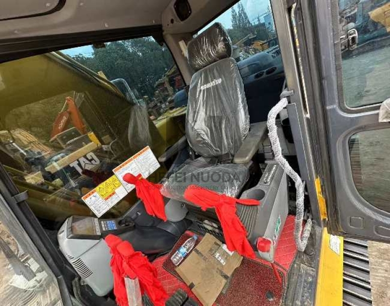 Midi Used Komatsu Excavator PC240-8 Urban Construction Machinery