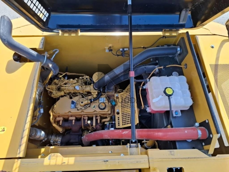 High Quality Low in Price CAT 318D 318E 318FL Mini Working Used Original JAPAN Excavator