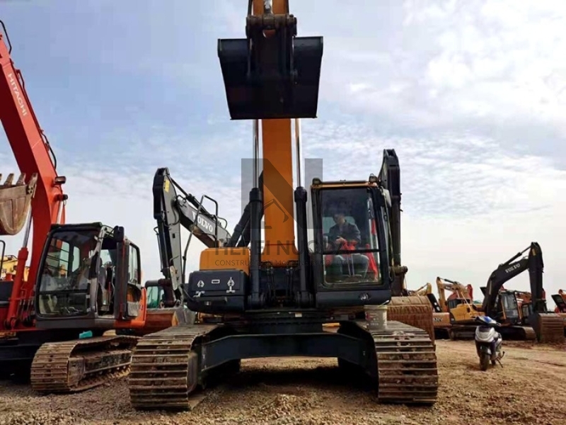 Original Hydraulic Used Hyundai Excavator R275vs Cummins Engine