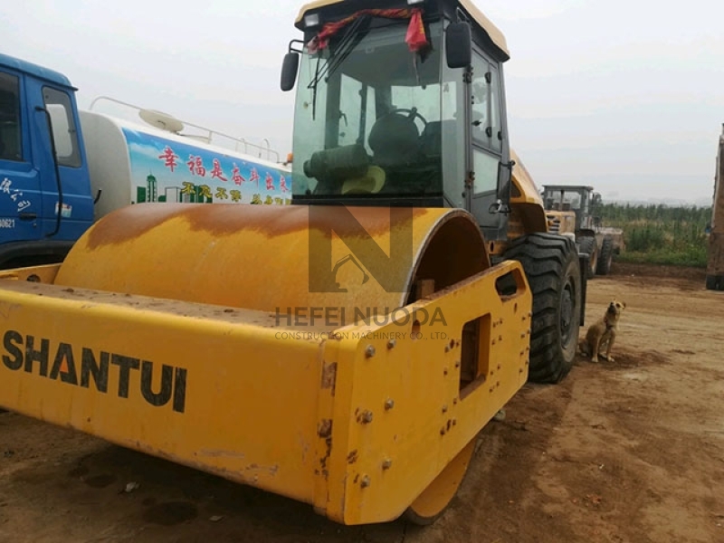 Shantui SR26M-3 26 Ton Vibratory Road Roller 140KW Weichai Engine