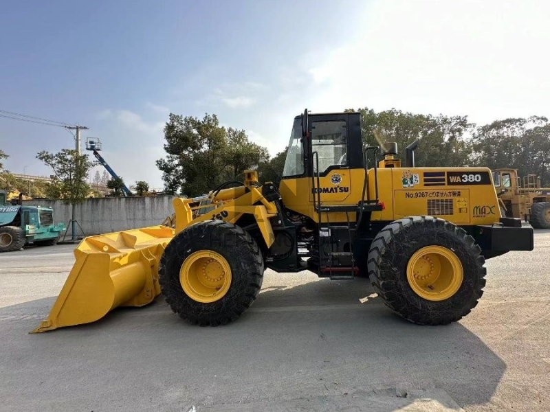 Small Komatsu WA380 Wheel Front Loader Used Japan Made Original