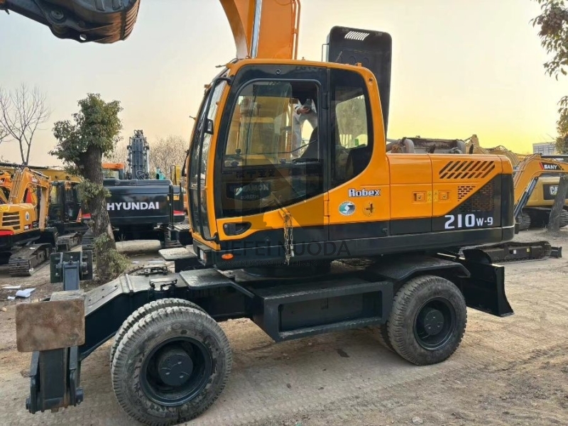 R210w-9 Wheel Used Hyundai Excavator 21950KW 21 Ton For Construction