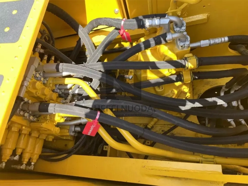 Japanese Hydraulic Used Komatsu PC200-8 Excavator Machine 2000KW 19Tonne