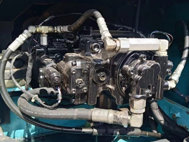 2000KW Large Turbocharged Used Kobelco Excavator SK135SR Crawler 13 Ton