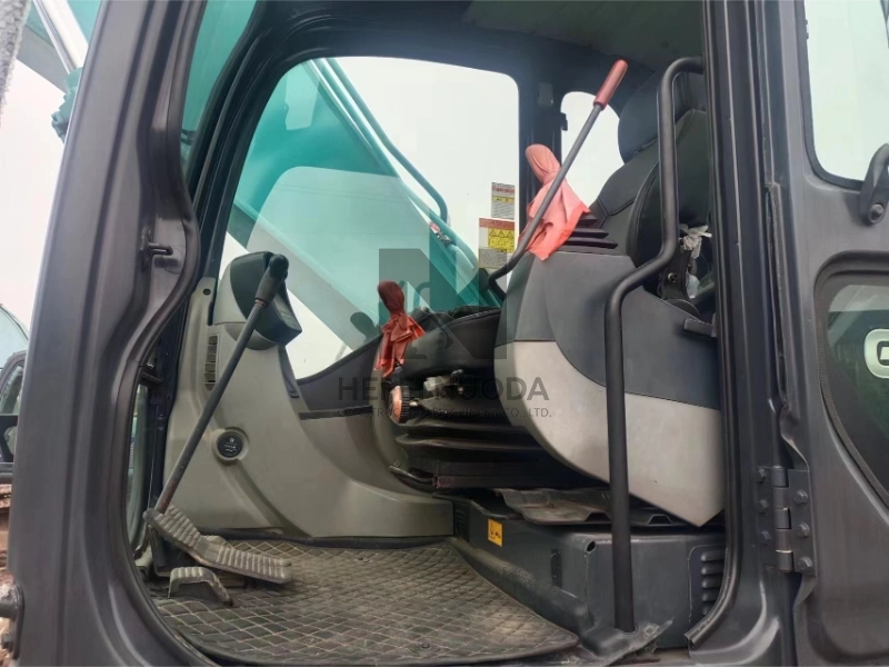 90 new Used Excavator Kobelco SK250 for sale