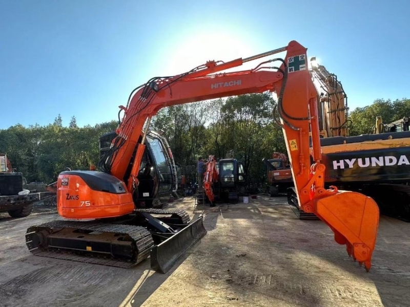 7 Tons ZX75US Used Hitachi Excavator Second Hand Mini Digger