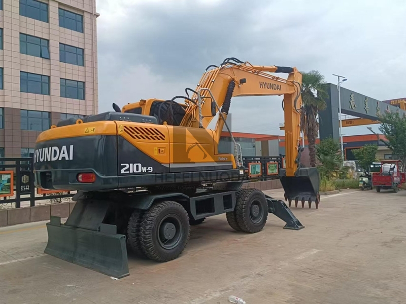 Mining Used Hyundai 210W-9 Wheel Digger For Sale Price Second Hand Excavator