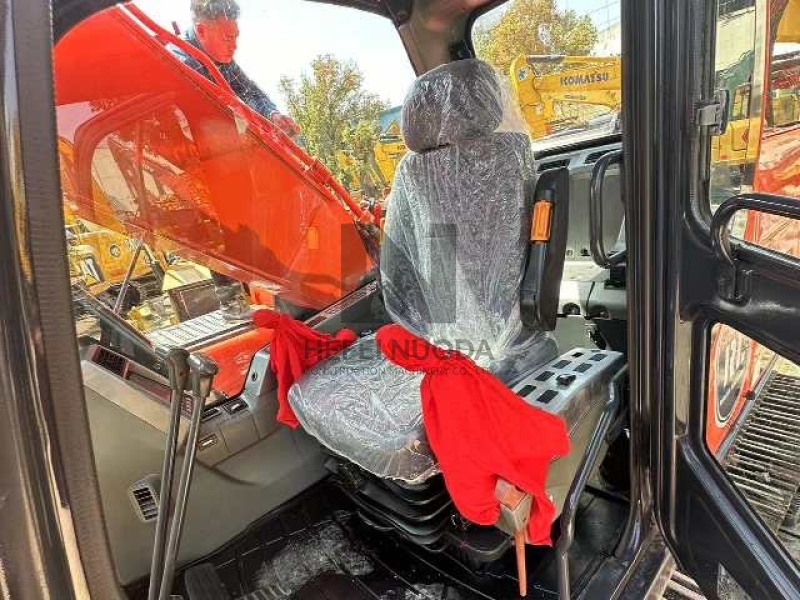 Doosan Dx225LC-9C Dx300 Used Excavator Equipment Construction Digging Machine
