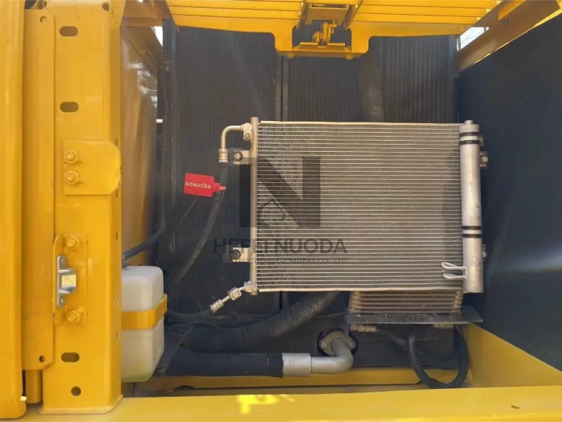 Japanese Hydraulic Used Komatsu PC200-8 Excavator Machine 2000KW 19Tonne