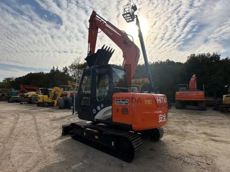 Repossessed Old Hitachi Mini Excavator Zx70 Construction Machinery
