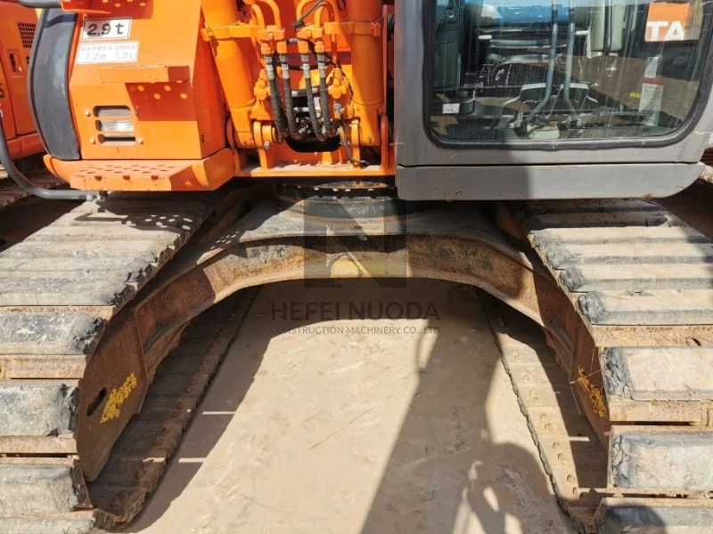 Little Working Hours Used Cheap Hitachi 135 Excavator