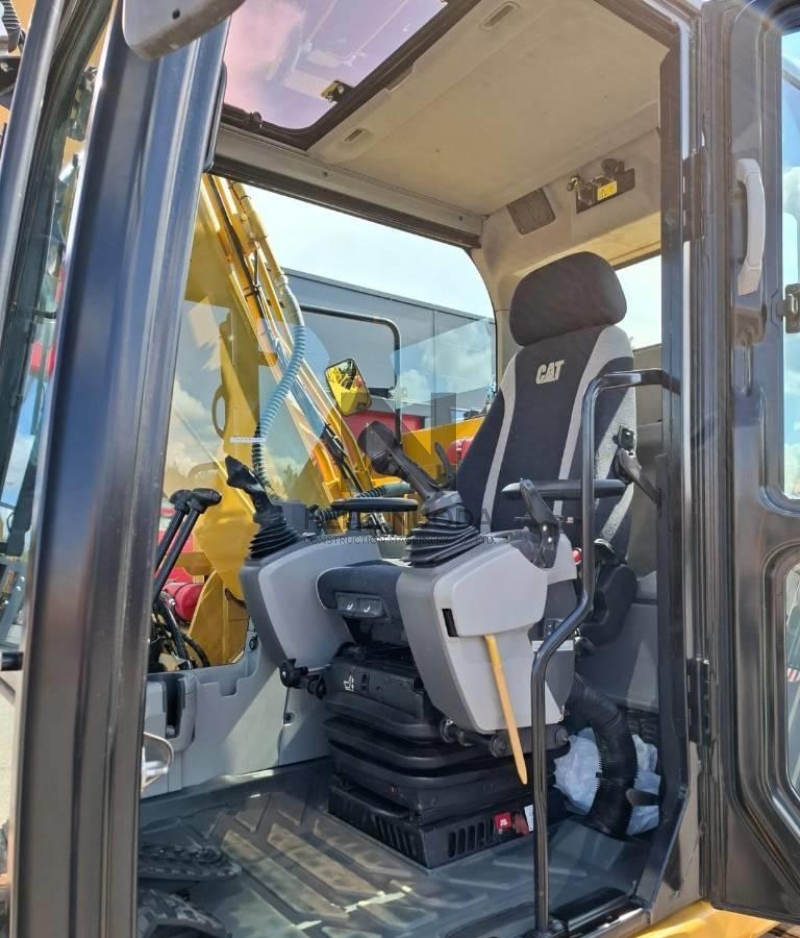 High Quality Low in Price CAT 318D 318E 318FL Mini Working Used Original JAPAN Excavator