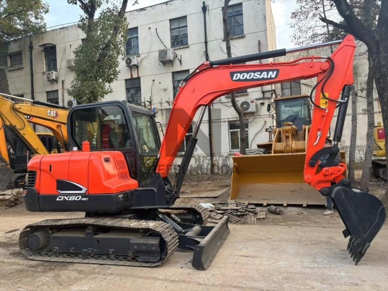 Hydraulic DX60 Doosan Micro Digger 2nd Hand Excavator Crawler 6 Ton