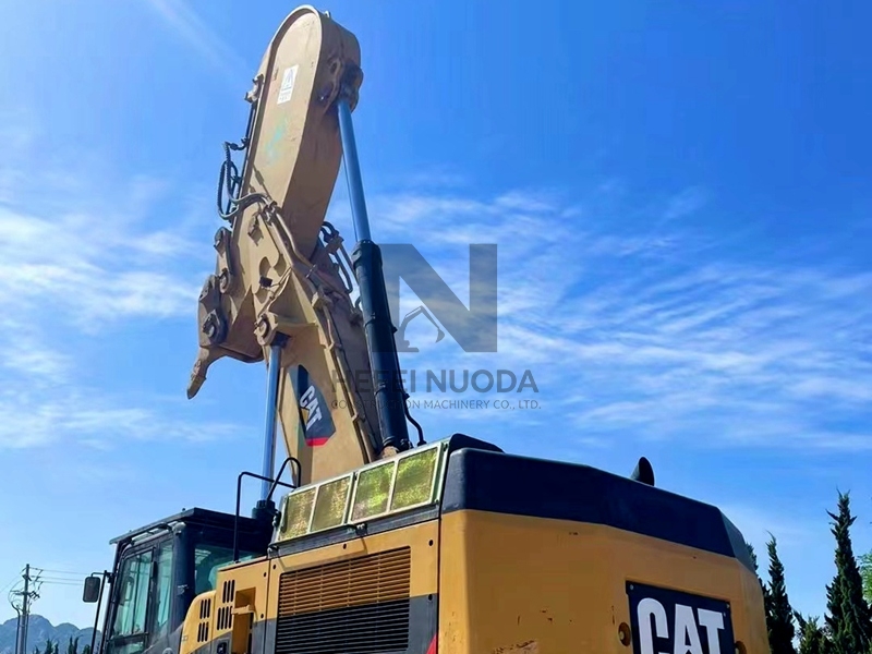 Used CAT Heavy Equipment Crawler Excavator 374d  Digger for Sale