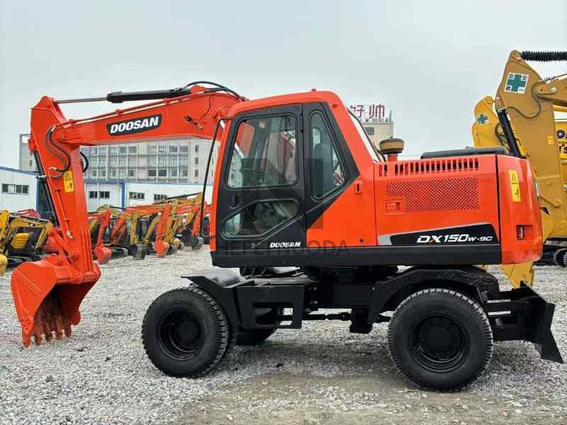 Doosan used 15ton DX150W-9C medium size hydraulic excavator
