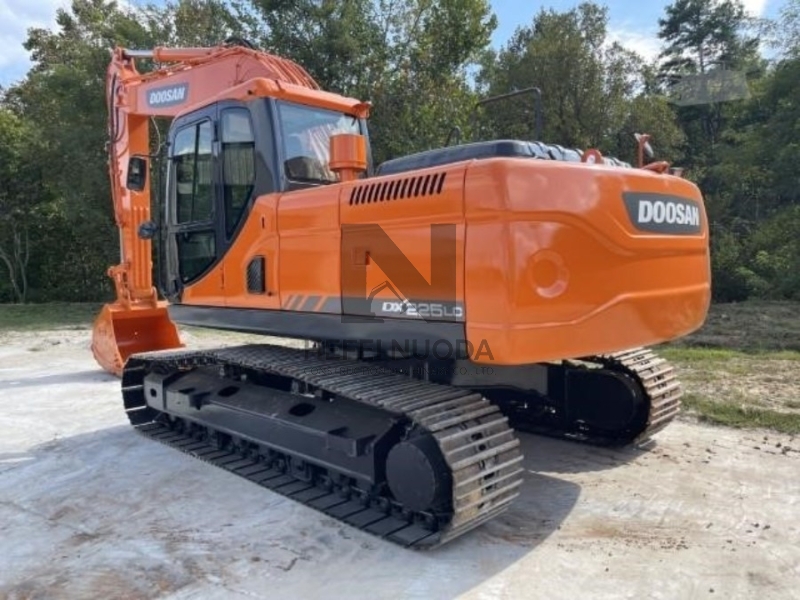 1900KW Doosan DX225LC Used Large Excavators Construction Digging Machine