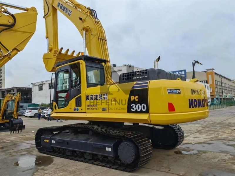 Used KOMATSU PC300-8 300-8 PC300 Excavators PC300-8N1 30 Ton Japan Original Diggers Cheap Price for Sale