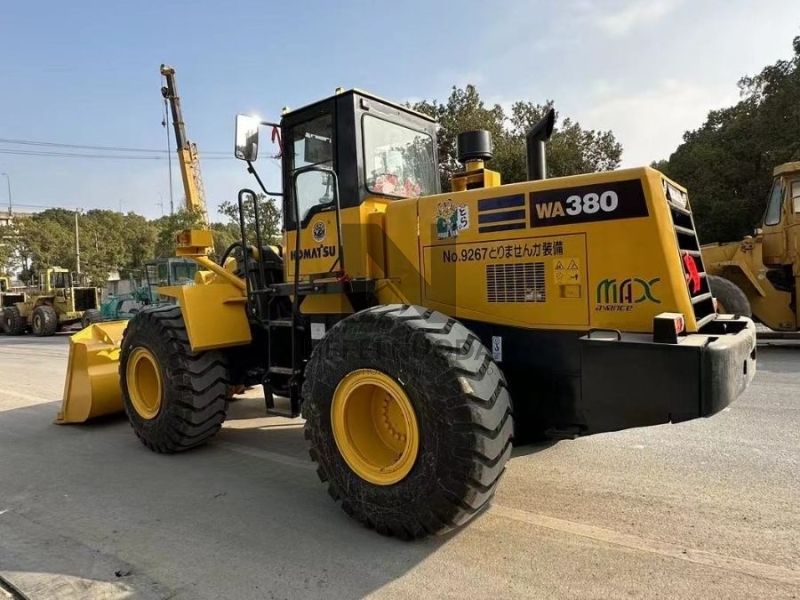 Small Komatsu WA380 Wheel Front Loader Used Japan Made Original