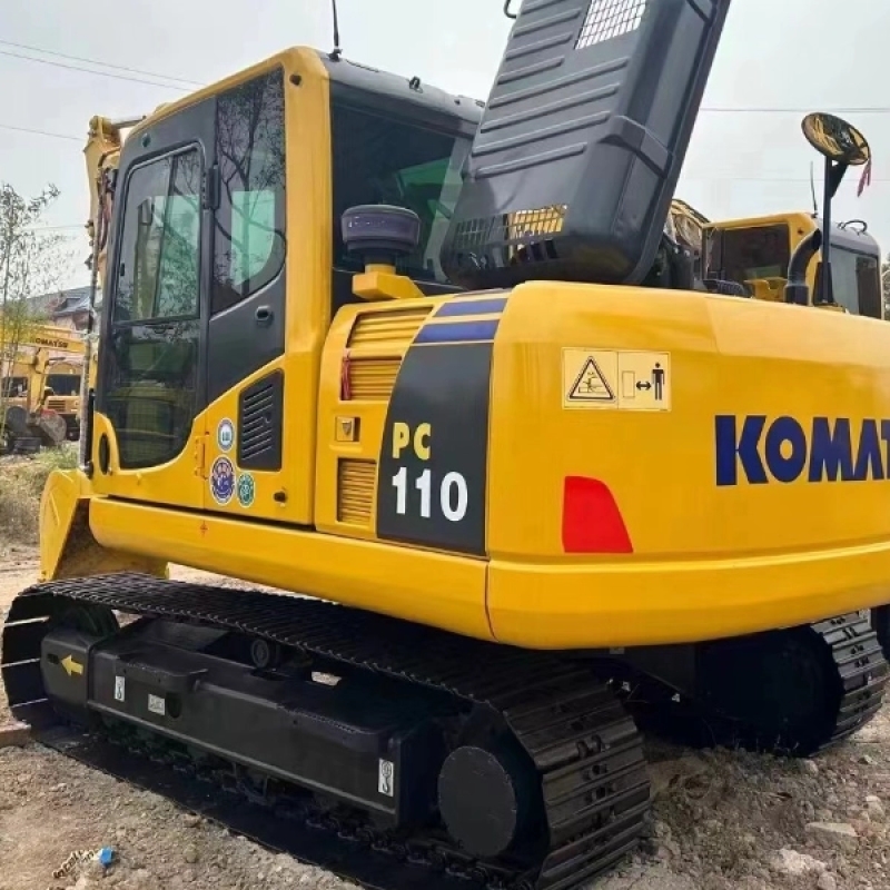 Used komatsu PC110 Original Japan 11Ton High Work Efficiency and Low Working Hours Middle Digger Imported From Japan