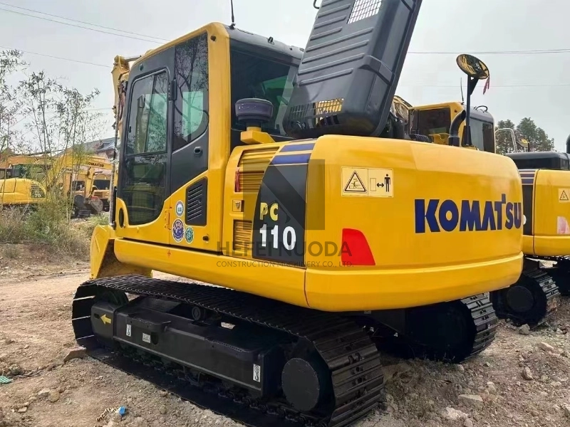 Used komatsu PC110 Original Japan 11Ton High Work Efficiency and Low Working Hours Middle Digger Imported From Japan
