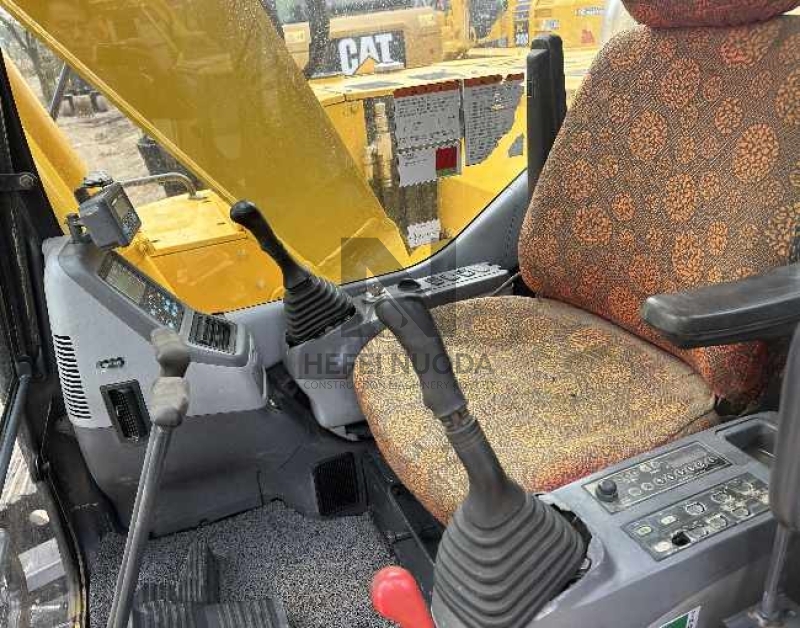 Japanese Used Komatsu Excavator PC128US Repossessed Mini Crawler