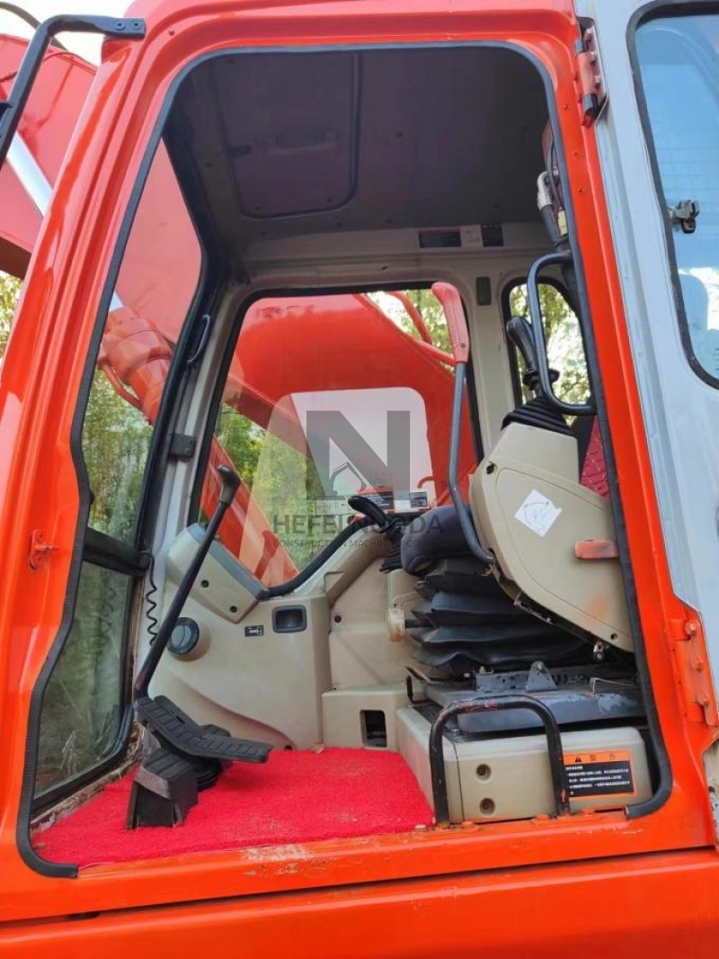 29T Doosan DH300LC Used Track Excavator Repossessed Road Digging Machine