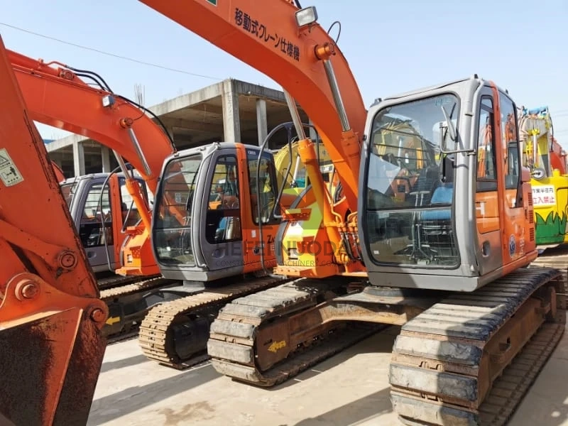 Little Working Hours Used Cheap Hitachi 135 Excavator