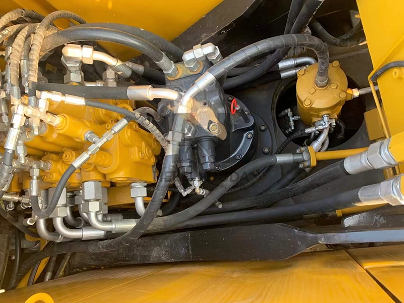 Used Sany SY135C Hydraulic Small Excavator Trackhoe Crawler Digger for cheap sale