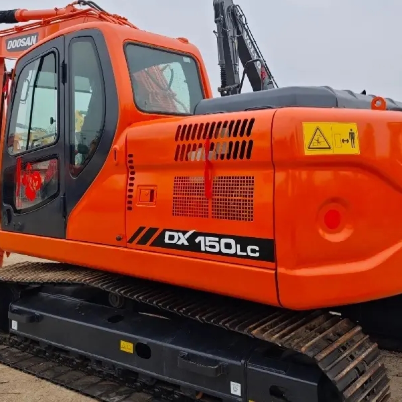 Doosan 15ton DX150 Almost New large crawler excavator made in Korea for sale with fair price