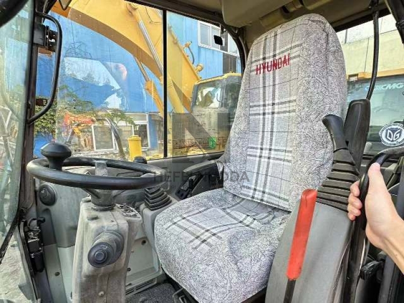 Original Hyundai R60w-7 Pre Owned Mini Excavator Used Wheel Digger 6 Ton